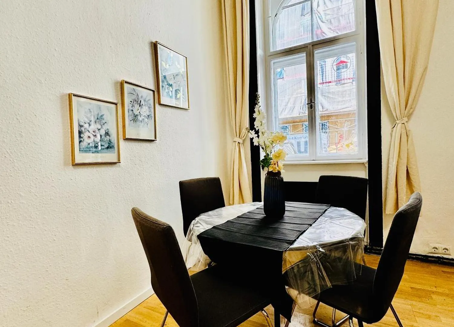 Apartment Comfy 2Br Apt, For 5P, Easy Access To Stadthalle Vienna Austria